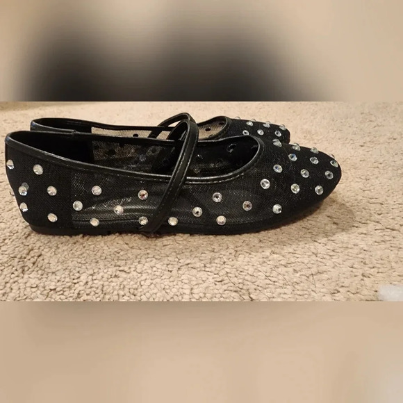 NWOT Olivia Miller Mesh Bedazzled Flats Size 7 - Picture 4 of 4